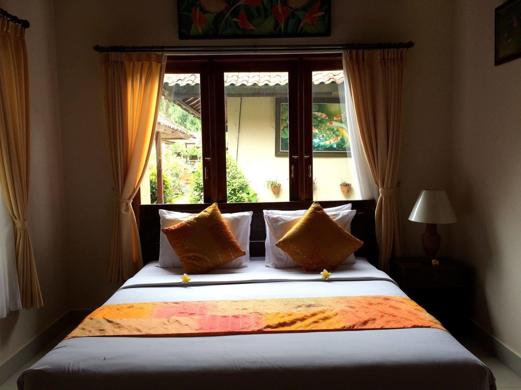 Uma Dewi Guest House Ubud Esterno foto