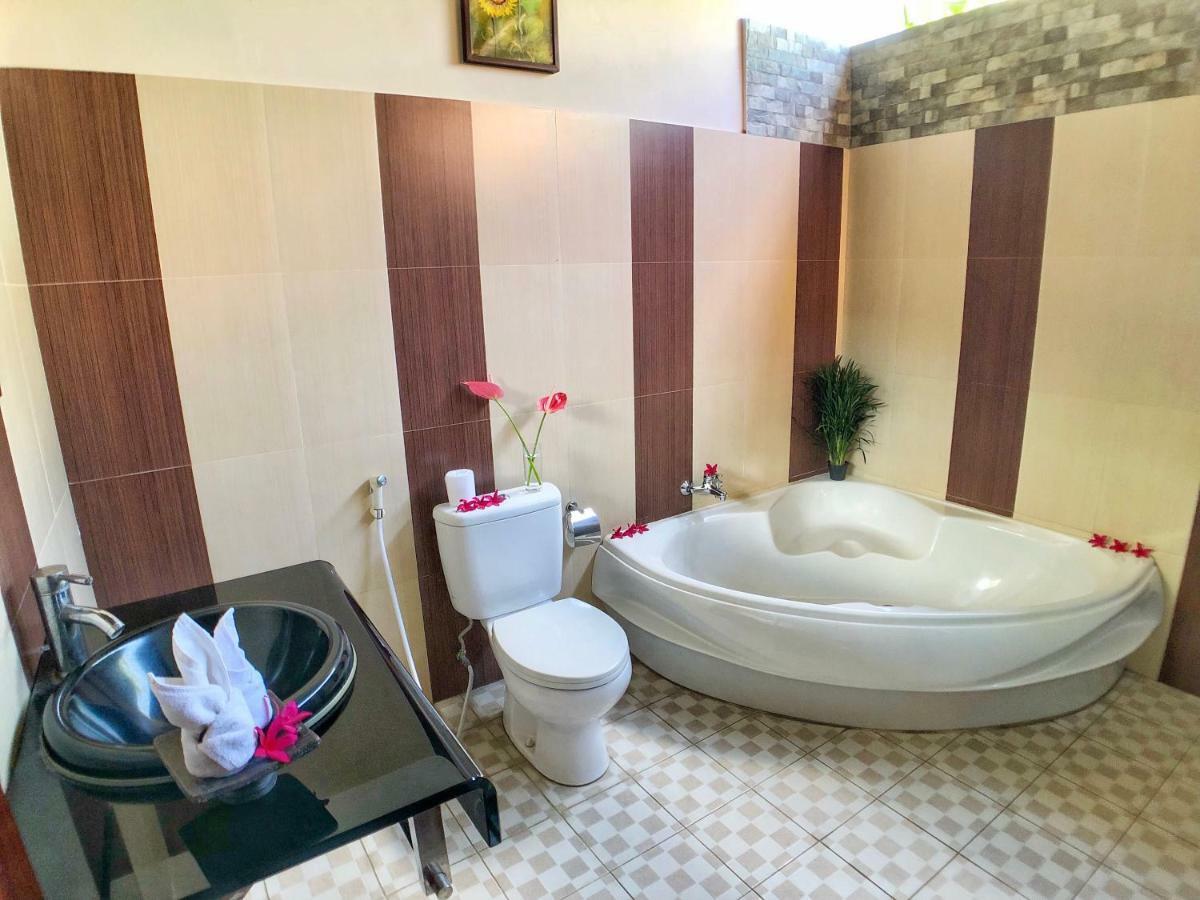 Uma Dewi Guest House Ubud Esterno foto
