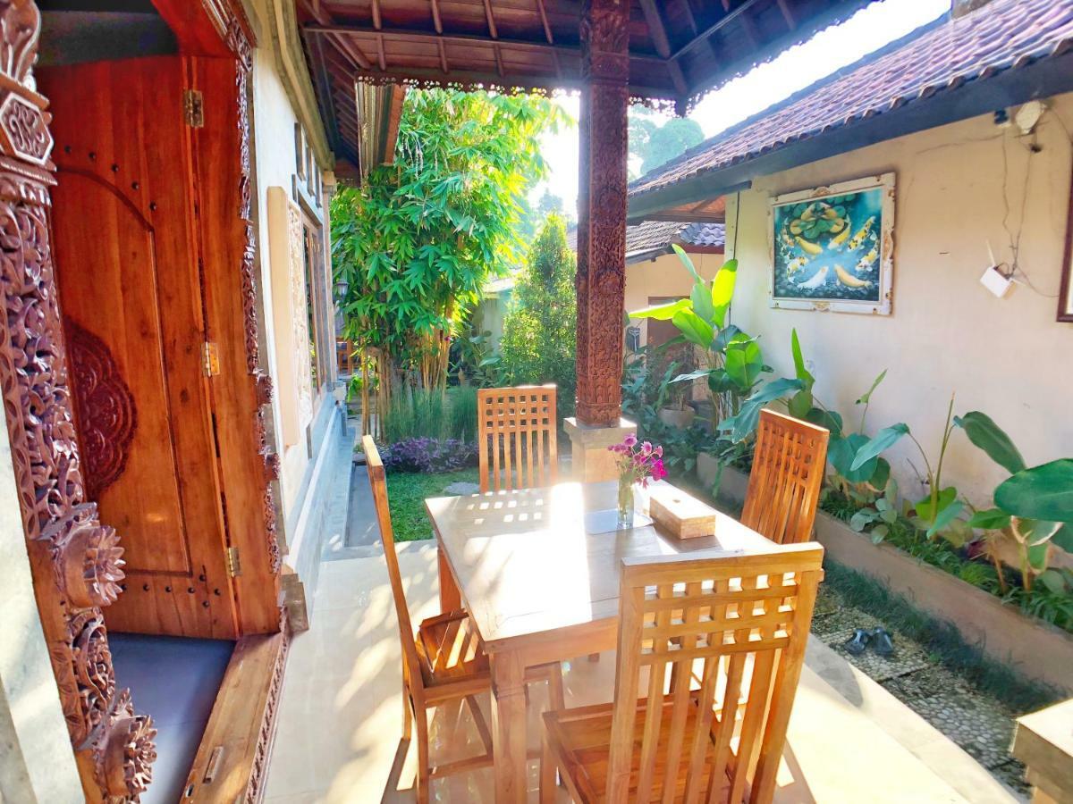 Uma Dewi Guest House Ubud Esterno foto